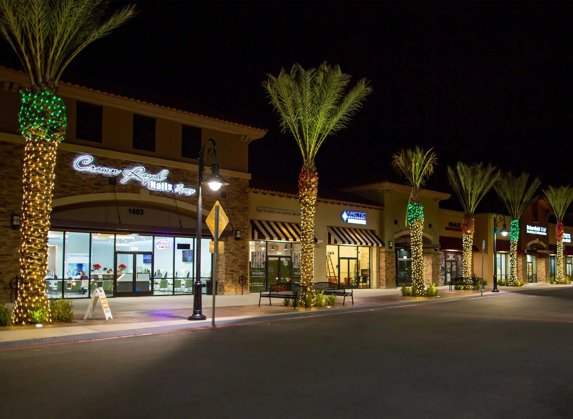 Commercial Christmas lighting and outdoor display