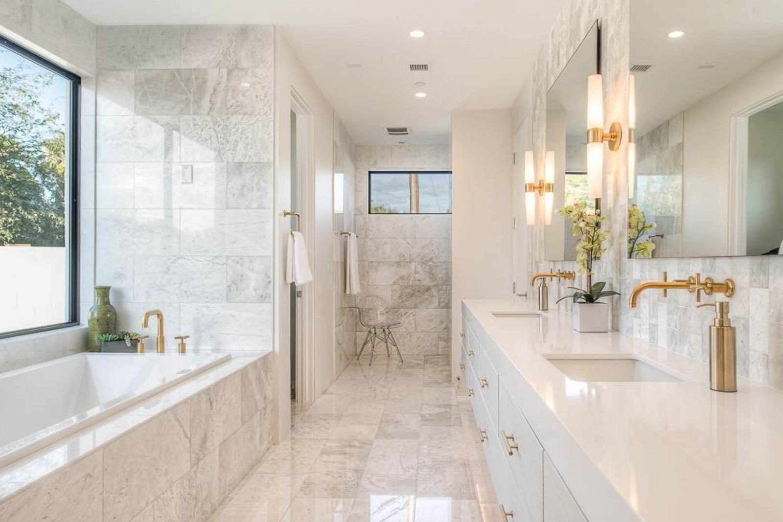 Bathroom vanity lighting