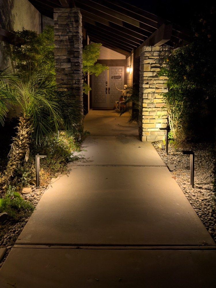Clean walkway lighting installation